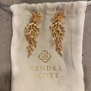 Kendra Scott rose gold earrings